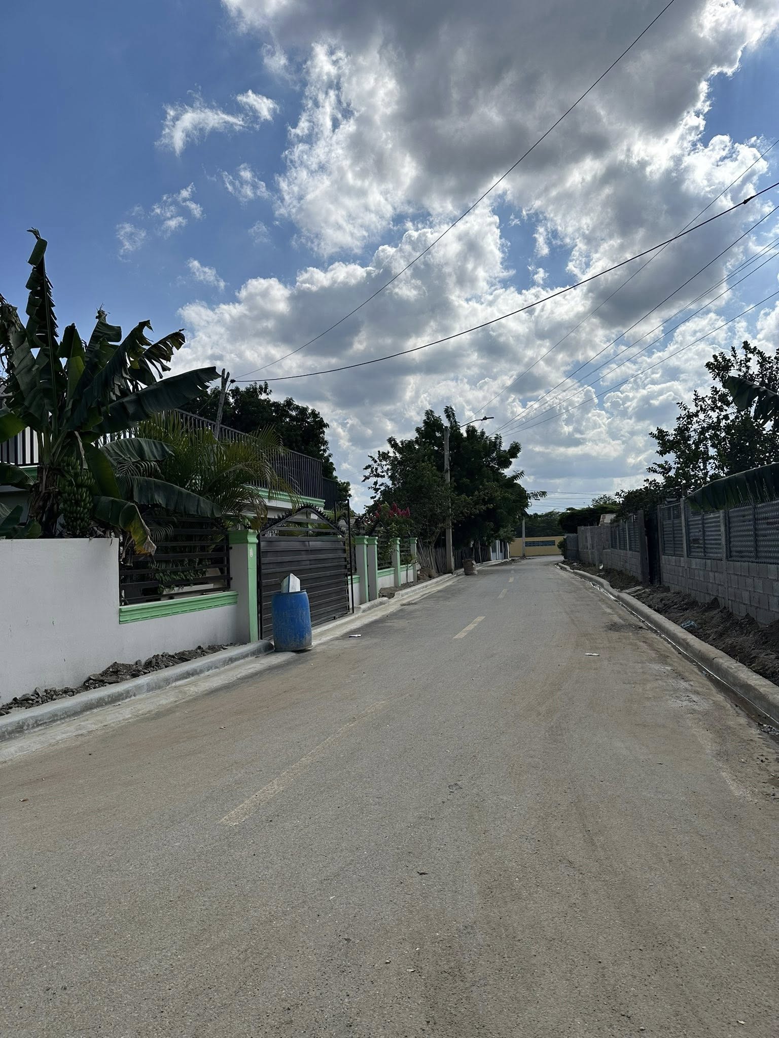 Avanza con éxito el plan de modernización vial con la culminación de nuevos contenes en diversos sectores